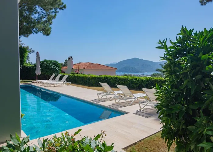 With Amazing Sea And Mountain Views *