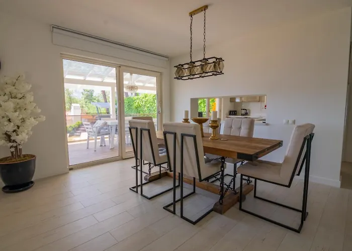 With Amazing Sea And Mountain Views *