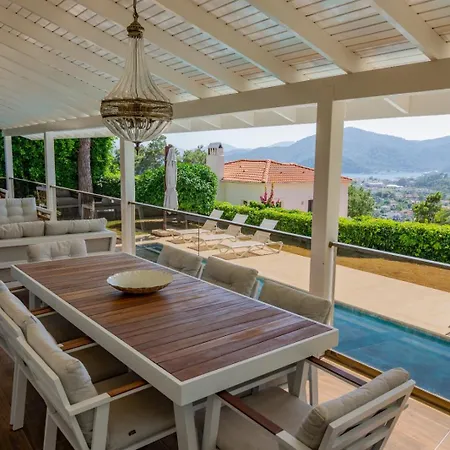 Villa With Amazing Sea And Mountain Views *
