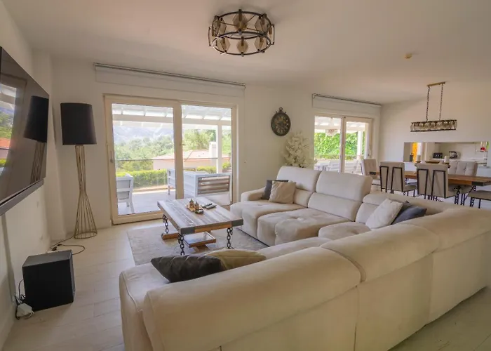 With Amazing Sea And Mountain Views Villa